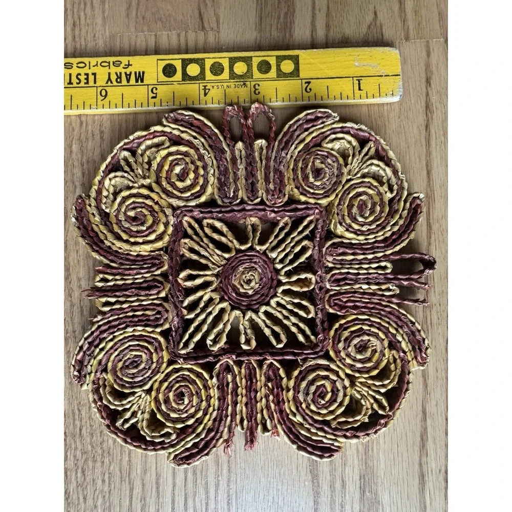 Vtg 70s Woven Straw Raffia Trivet Set 2‎ Boho Wall Art Floral Scroll Hot Pad
